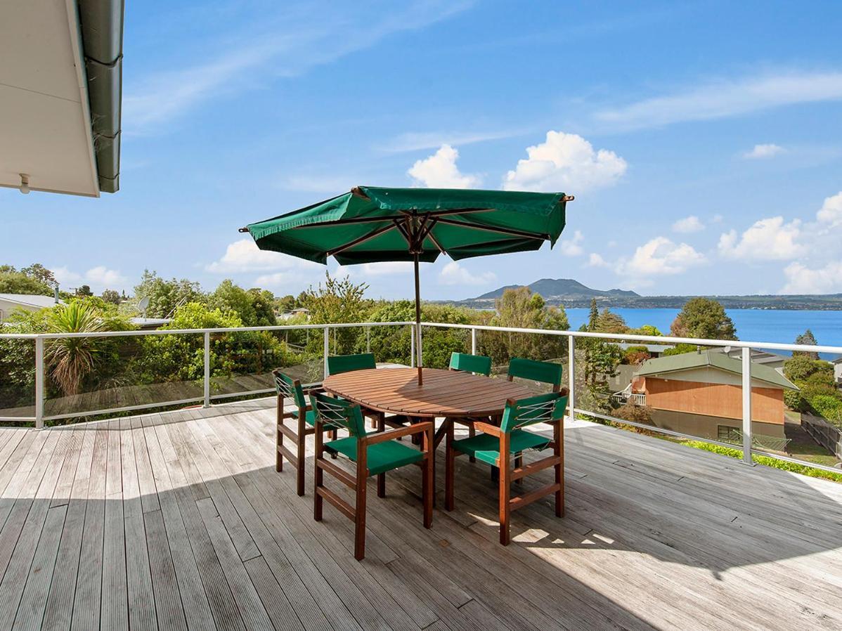 Lofty Lakeviews - Acacia Bay Holiday Home Таупо Экстерьер фото